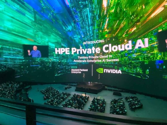 Image showing HPE President and CEO Antonio Neri on the keynote stage at HPE Discover 2024.