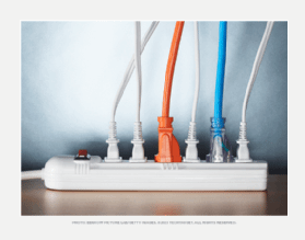 Contoh power strip dengan surge suppressor